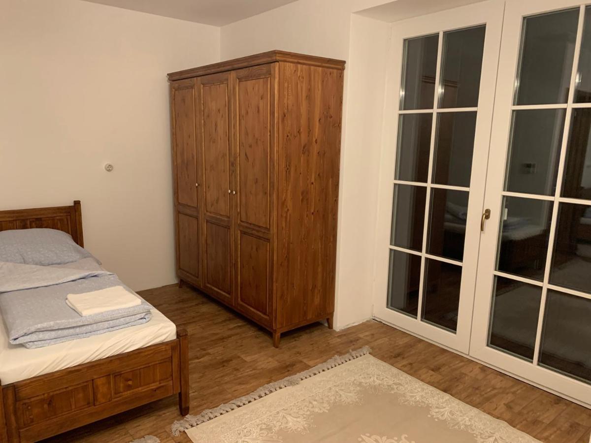 Szazesztendos Reveszhaz Apartman Szigetmonostor Luaran gambar